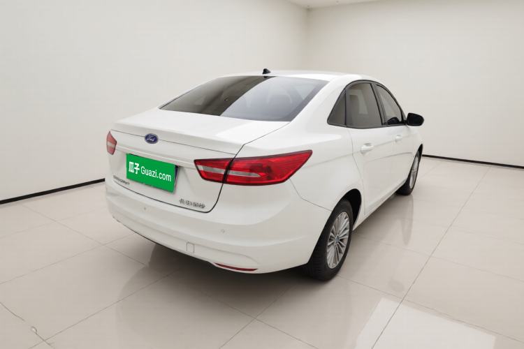 Used Ford Escort 2015 1.5L Automatic Comfort Edition Exterior 5