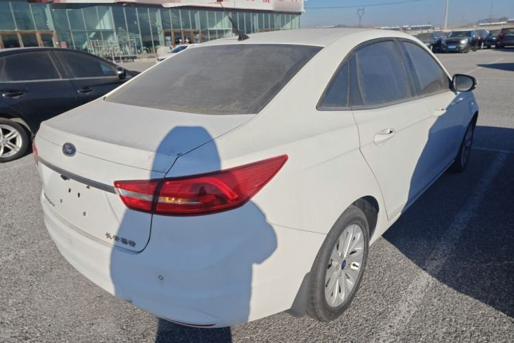Used Ford Escort 2015 1.5L Manual Fashion Edition Exterior 5
