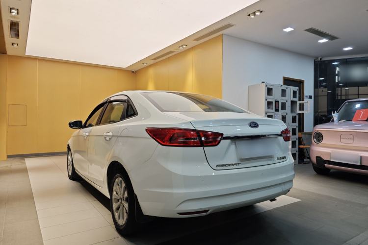 Used Ford Escort 2015 1.5L Automatic Fashion Model Exterior 5