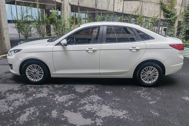Used Ford Escort 2015 1.5L Automatic Comfort Edition Exterior 5