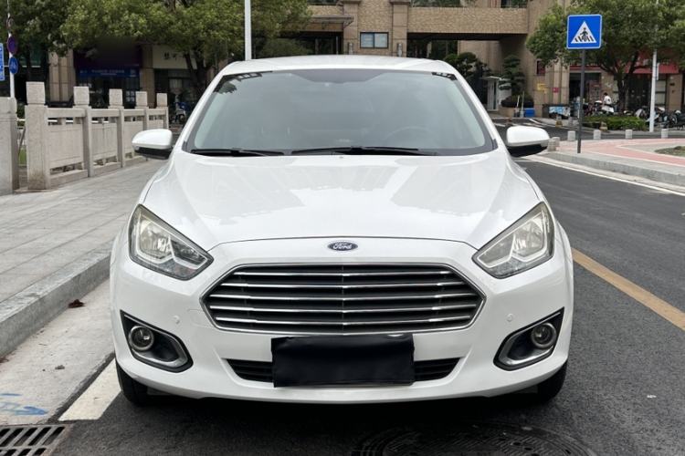 Used Ford Escort 2015 1.5L Automatic Comfort Edition Exterior 5