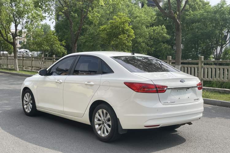 Used Ford Escort 2015 1.5L Automatic Fashion Model Exterior 6