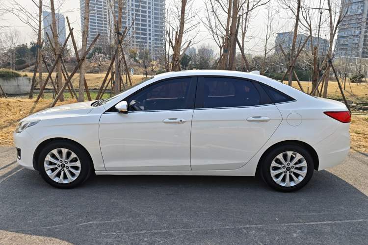 Used Ford Escort 2015 1.5L Automatic Fashion Model Exterior 6
