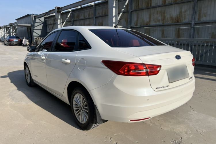 Used Ford Escort 2015 1.5L Manual Comfort Model Exterior 6