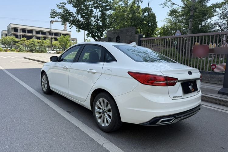Used Ford Escort 2015 1.5L Automatic Fashion Model Exterior 6
