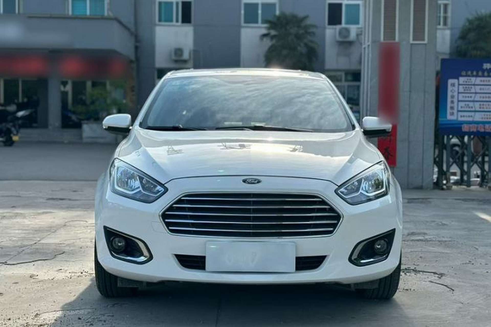 Used Ford Escort 2015 1.5L Automatic Fashion Model Exterior 6