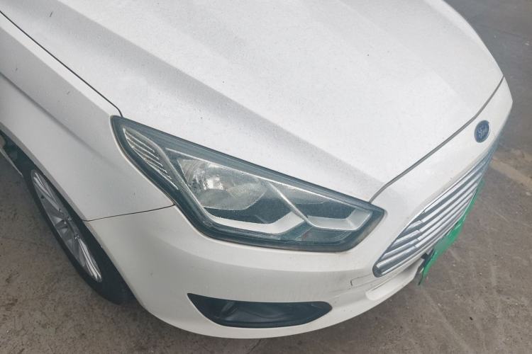 Used Ford Escort 2015 1.5L Manual Comfort Model Exterior 6