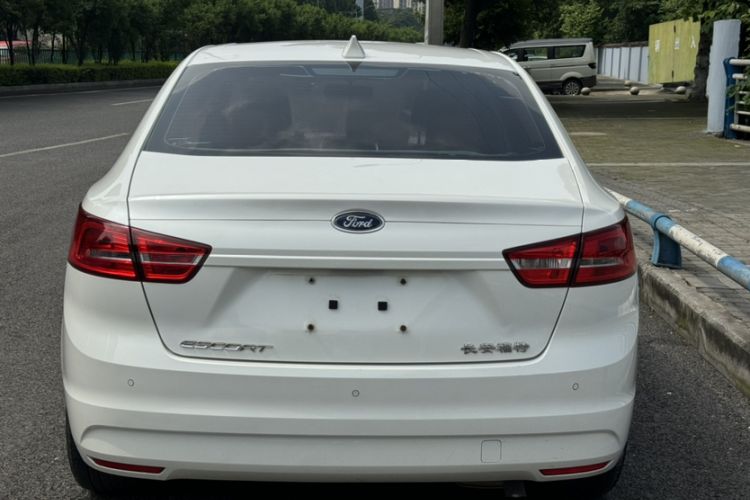 Used Ford Escort 2015 1.5L Automatic Comfort Edition Exterior 6