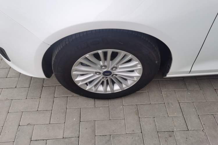 Used Ford Escort 2015 1.5L Manual Comfort Model Exterior 7