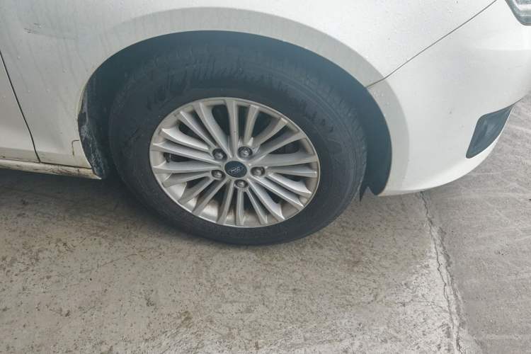 Used Ford Escort 2015 1.5L Manual Comfort Model Exterior 7