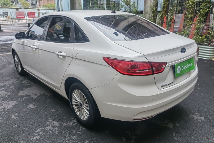 Used Ford Escort 2015 1.5L Automatic Comfort Edition Exterior 7