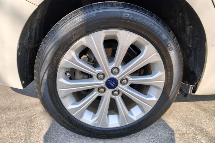 Used Ford Escort 2015 1.5L Automatic Fashion Model Exterior 8