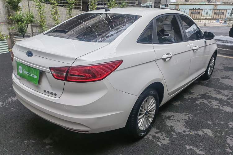 Used Ford Escort 2015 1.5L Automatic Comfort Edition Exterior 8