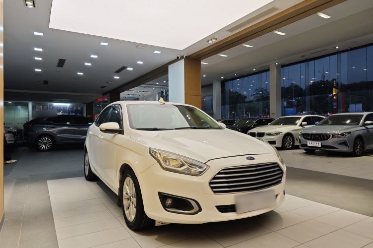 Used Ford Escort 2015 1.5L Automatic Fashion Model Exterior 9