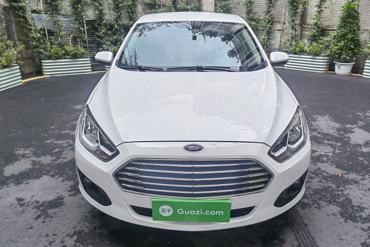 Used Ford Escort 2015 1.5L Automatic Comfort Edition Exterior 9