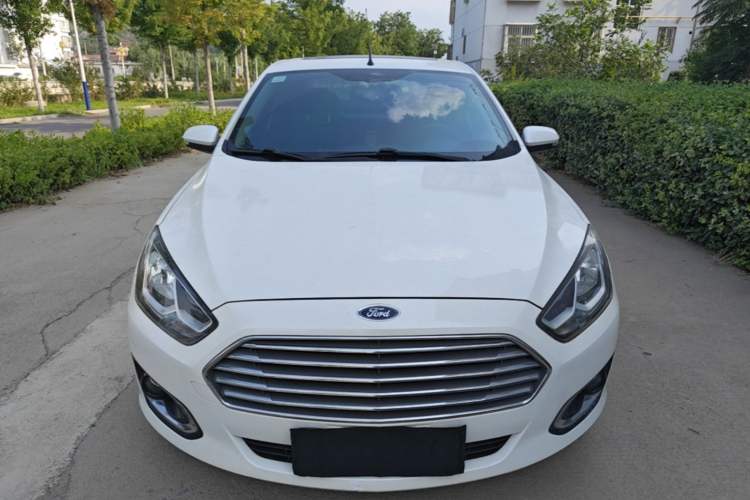 Used Ford Escort 2015 1.5L Automatic Fashion Model Front