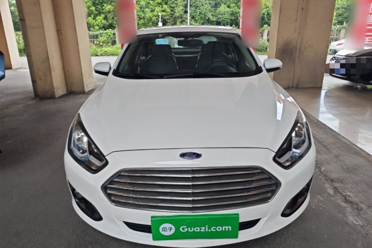 Used Ford Escort 2015 1.5L Manual Fashion Edition Front