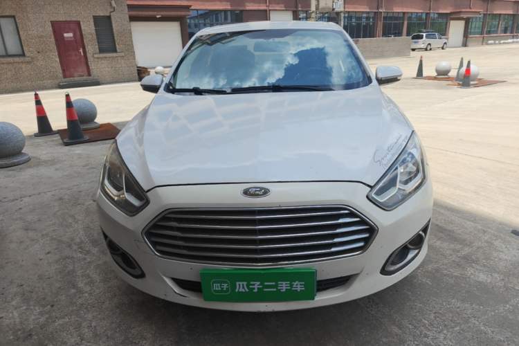 Used Ford Escort 2015 1.5L Automatic Comfort Edition Front