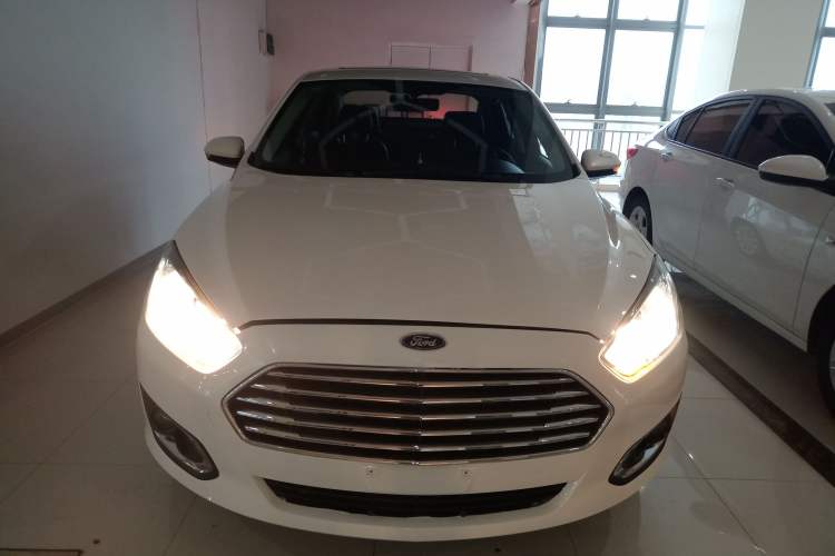 Used Ford Escort 2015 1.5L Automatic Fashion Model Front