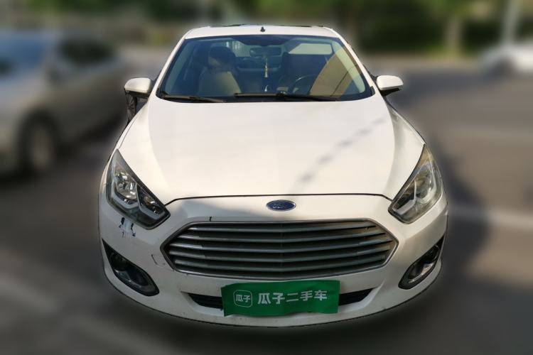 Used Ford Escort 2015 1.5L Manual Fashion Edition Front