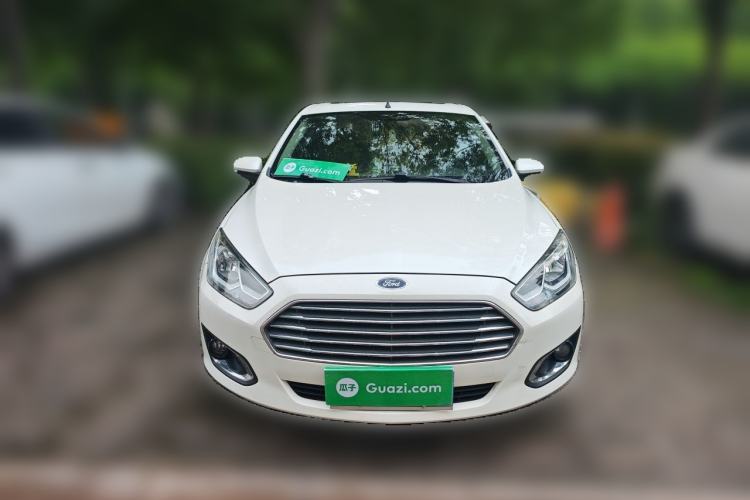 Used Ford Escort 2015 1.5L Manual Fashion Edition Front
