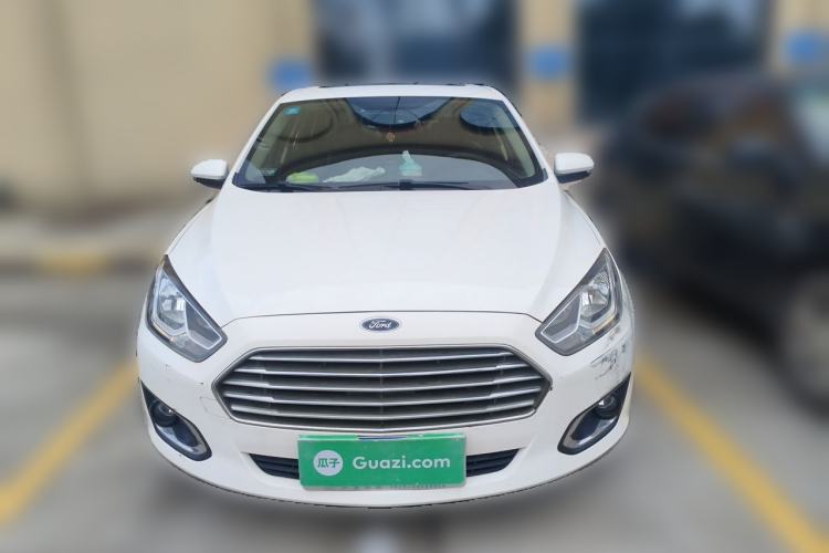 Used Ford Escort 2015 1.5L Manual Fashion Edition Front