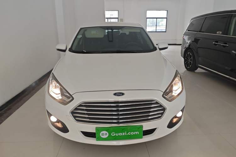 Used Ford Escort 2015 1.5L Automatic Comfort Edition Front