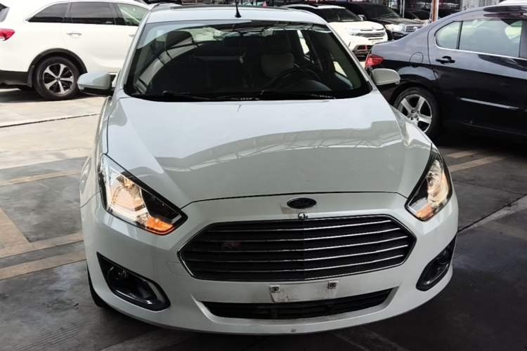 Used Ford Escort 2015 1.5L Automatic Fashion Model Front