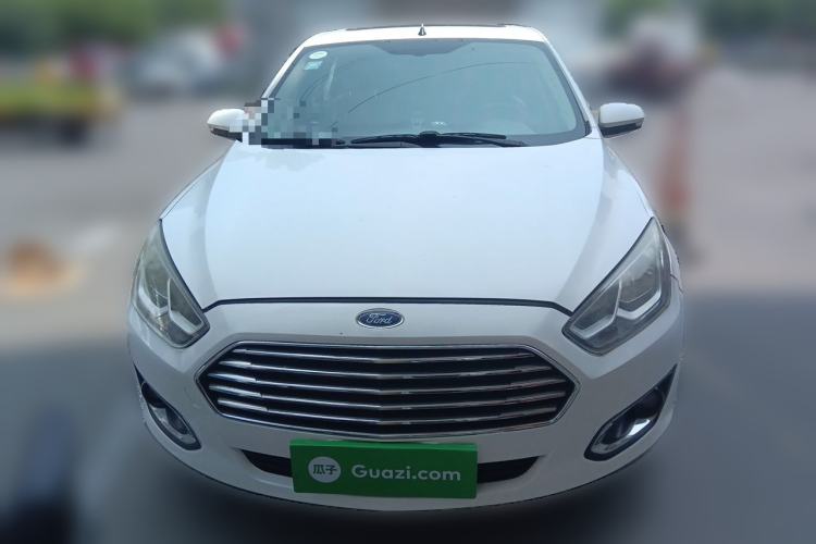 Used Ford Escort 2015 1.5L Manual Fashion Edition Front