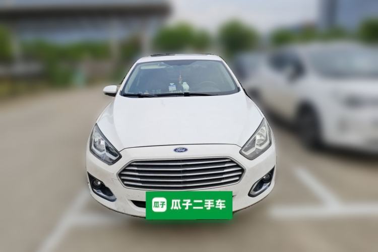 Used Ford Escort 2015 1.5L Manual Fashion Edition Front