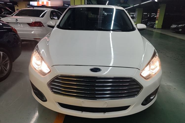 Used Ford Escort 2015 1.5L Automatic Fashion Model Front