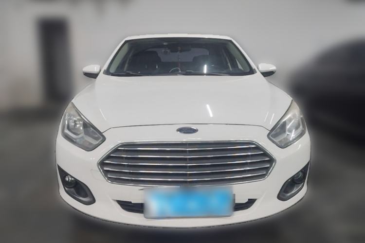 Used Ford Escort 2015 1.5L Manual Fashion Edition Front
