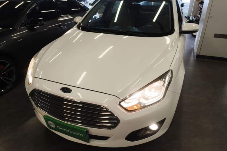 Used Ford Escort 2015 1.5L Automatic Comfort Edition Front