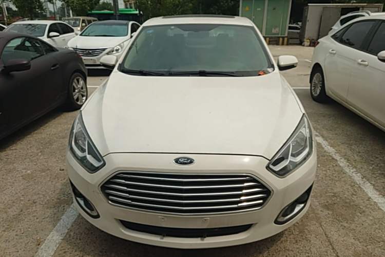 Used Ford Escort 2015 1.5L Automatic Fashion Model Front