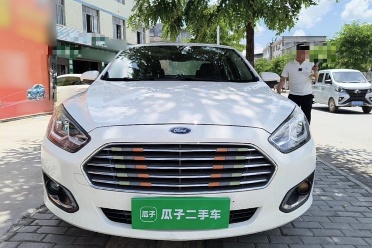 Used Ford Escort 2015 1.5L Manual Fashion Edition Front