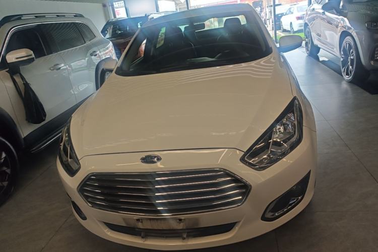 Used Ford Escort 2015 1.5L Automatic Fashion Model Front