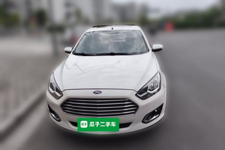 Used Ford Escort 2015 1.5L Manual Fashion Edition Front
