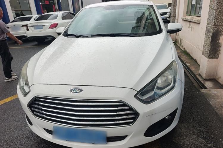 Used Ford Escort 2015 1.5L Automatic Comfort Edition Front