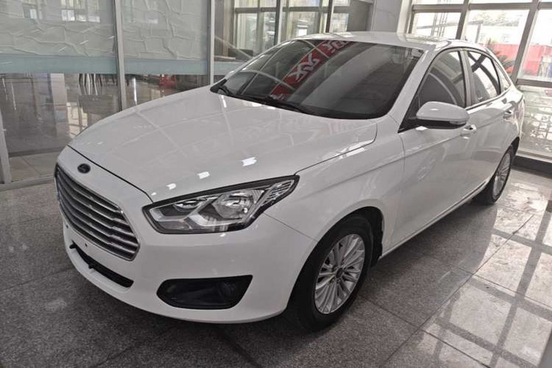 Used Ford Escort 2015 1.5L Automatic Comfort Edition Front Left 45 Deg