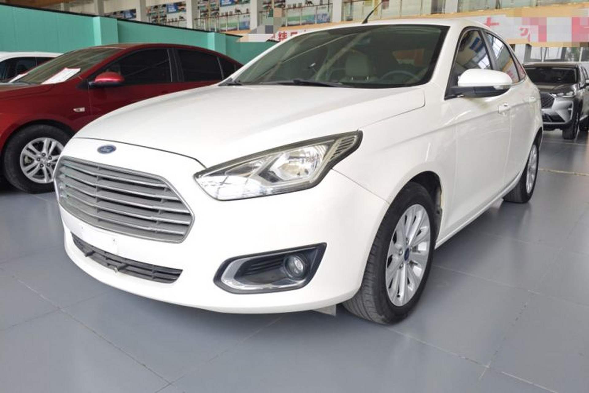 Used Ford Escort 2015 1.5L Automatic Fashion Model Front Left 45 Deg