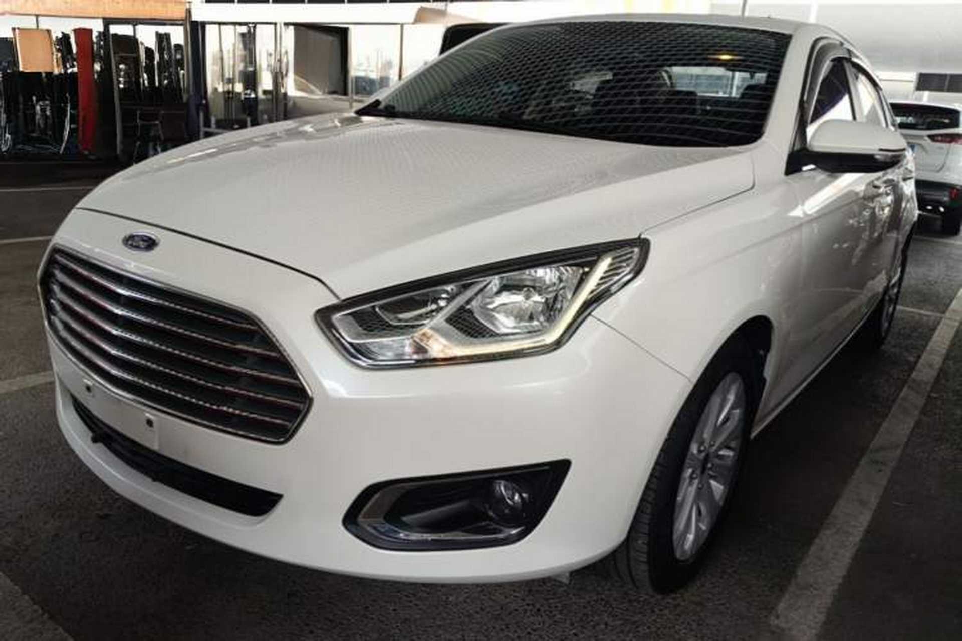 Used Ford Escort 2015 1.5L Automatic Fashion Model Front Left 45 Deg