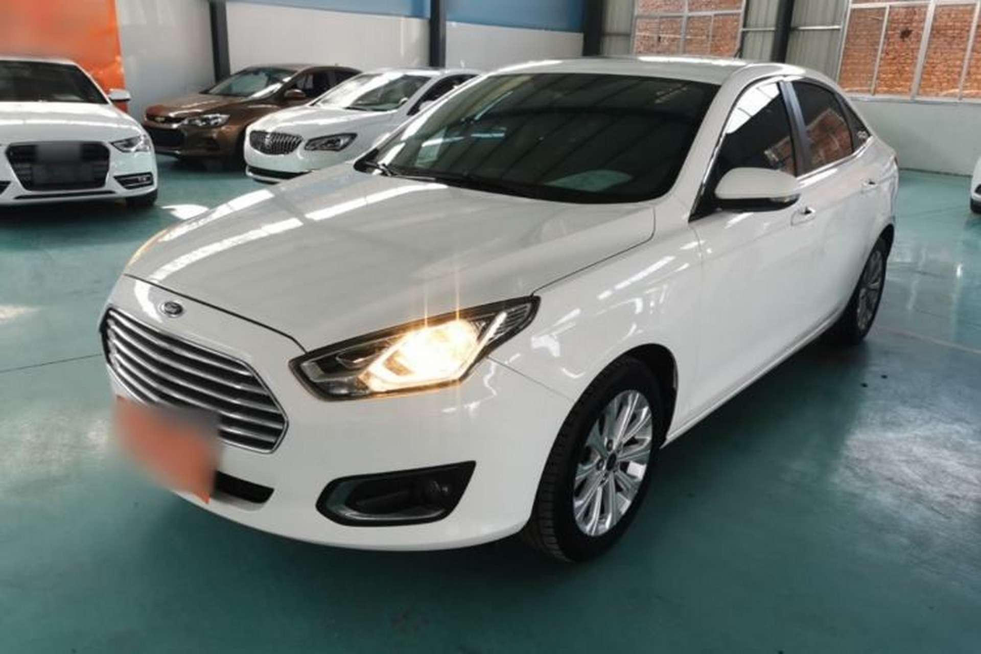 Used Ford Escort 2015 1.5L Automatic Fashion Model Front Left 45 Deg