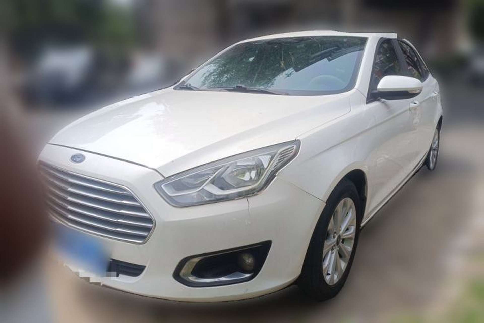 Used Ford Escort 2015 1.5L Automatic Fashion Model Front Left 45 Deg
