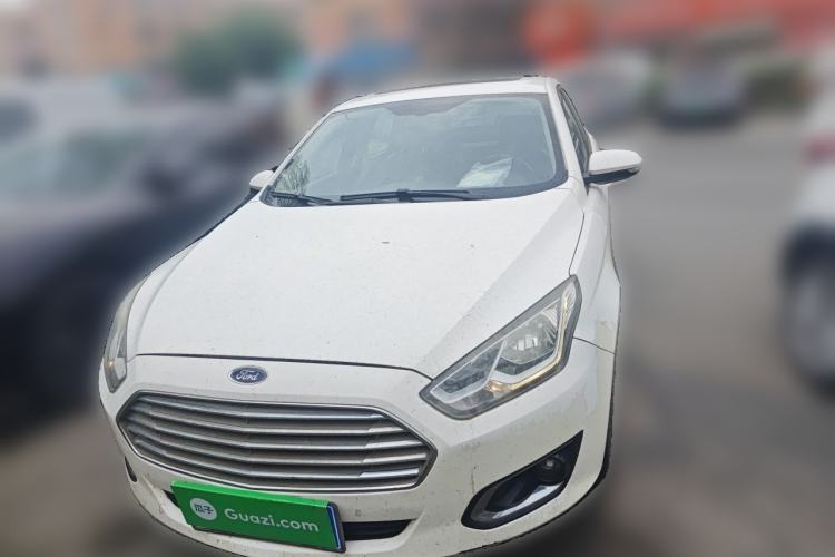 Used Ford Escort 2015 1.5L Manual Fashion Edition Front