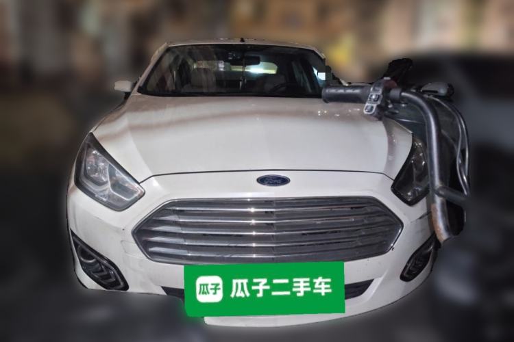 Used Ford Escort 2015 1.5L Manual Fashion Edition Front