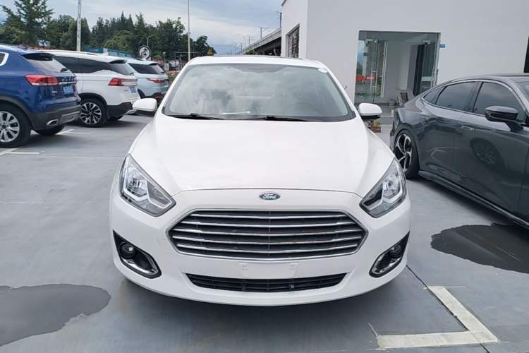 Used Ford Escort 2015 1.5L Automatic Fashion Model Front