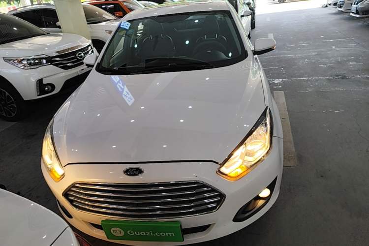 Used Ford Escort 2015 1.5L Automatic Fashion Model Front