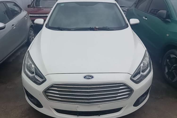 Used Ford Escort 2015 1.5L Automatic Comfort Edition Front