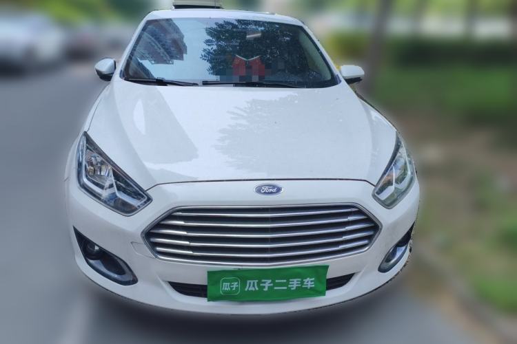 Used Ford Escort 2015 1.5L Manual Fashion Edition Front