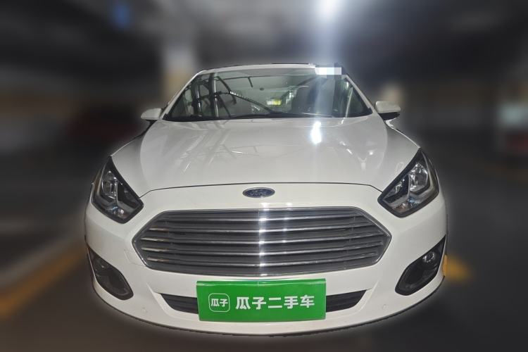Used Ford Escort 2015 1.5L Manual Fashion Edition Front